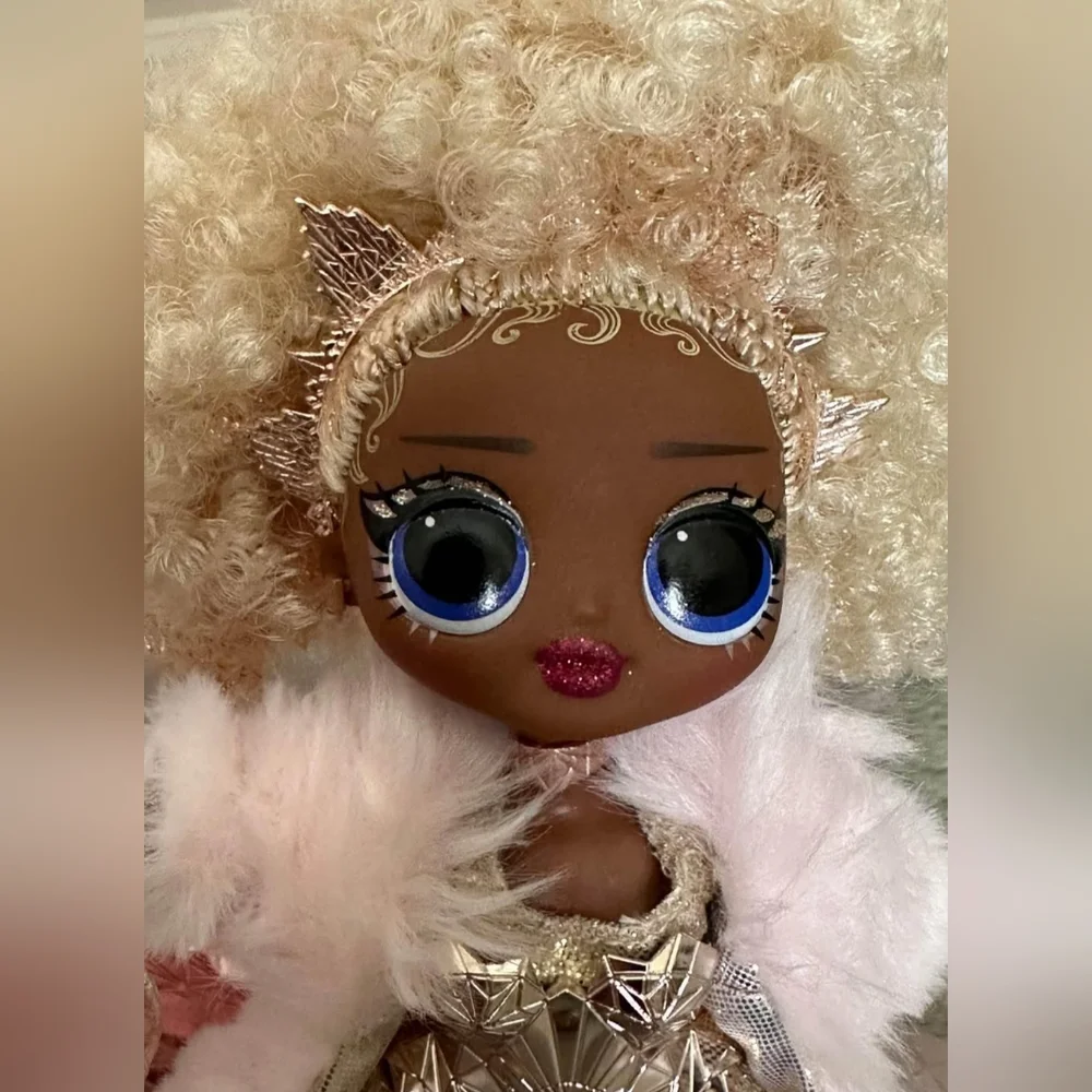 LOL Surprise Holiday OMG 2021 Collector NYE Queen Fashion Doll with Gold